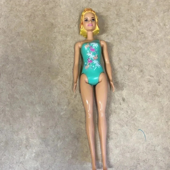 Doll Bundle -Barbies and Elsa Doll - Picture 6 of 10
